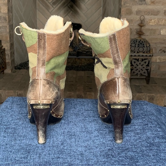 MICHAEL KORS CAMO DUCKBOOT HEELED BOOTIE - Picture 4 of 6